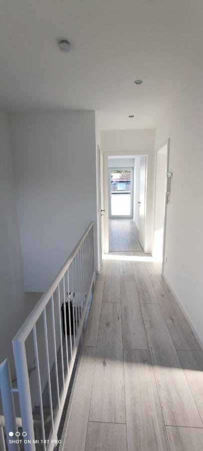 Neue Doppelhaushaelfte Mit Terrasse, Balkon Und Garten Ρέμσαϊντ Εξωτερικό φωτογραφία